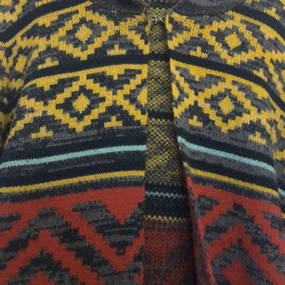 Hooded Sweater - Picture 5 of 5